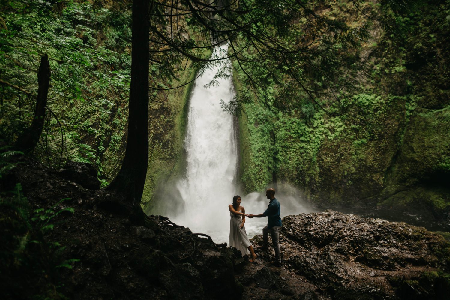 Oregon Wedding Photographer | https://alexandriamonette.com