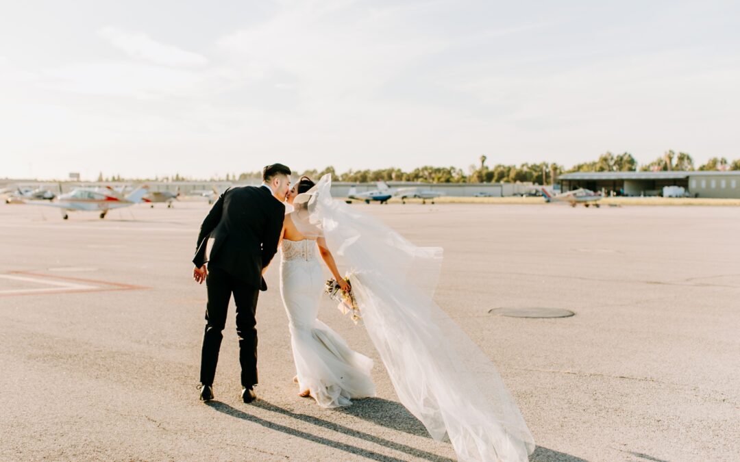 Mauve, Gold and Black Modern Wedding at Hangar 21 South [Cherisse + Can]